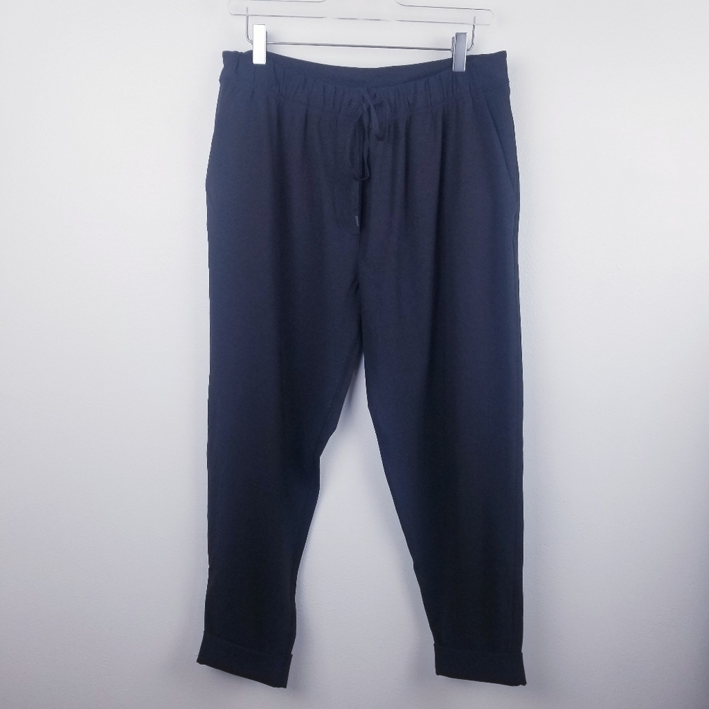 Lululemon Women's Black Jogger Pants